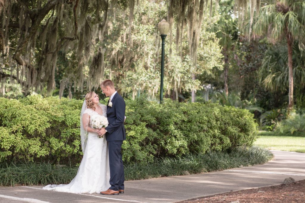 Orlando-Wedding-Photographer-Leu-Gardens-310-Lakeside-19