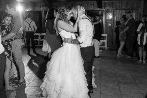 Orlando wedding photographer captures rustic chic wedding at the Hammock House in Wekiva