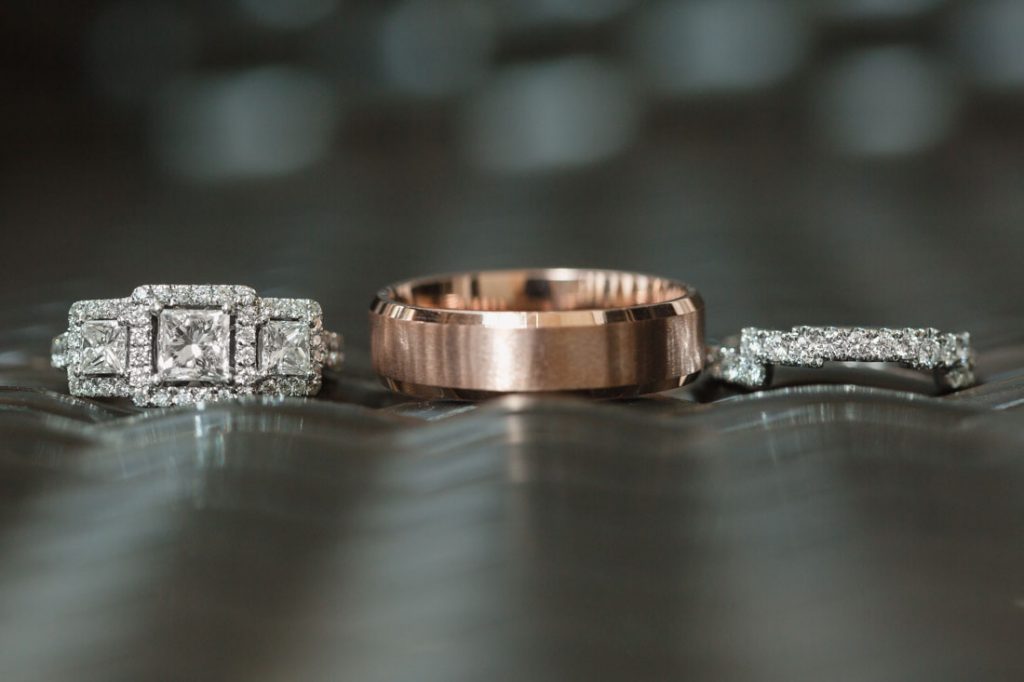 Close up of the wedding rings by Orlando photographer