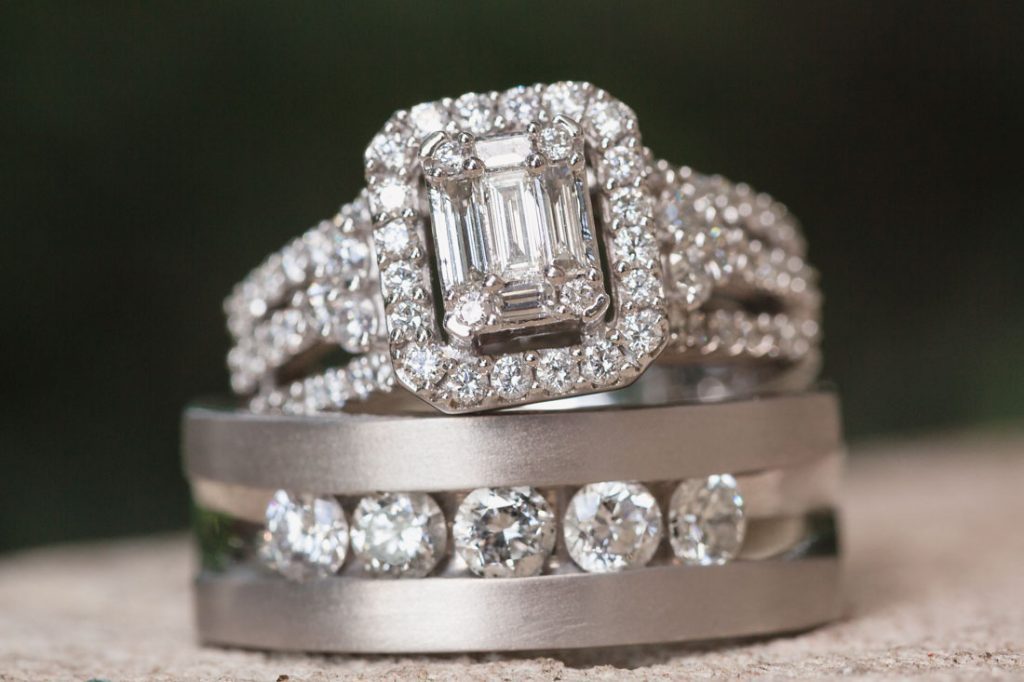 Macro shot of wedding rings for Kraft Azalea gardens wedding in Orlando