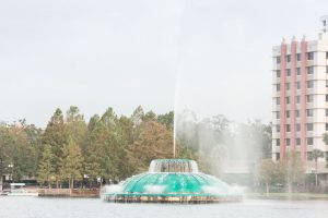 The fountain at Lake Eola where the surprise proposal was caught on camera by a top wedding photographer
