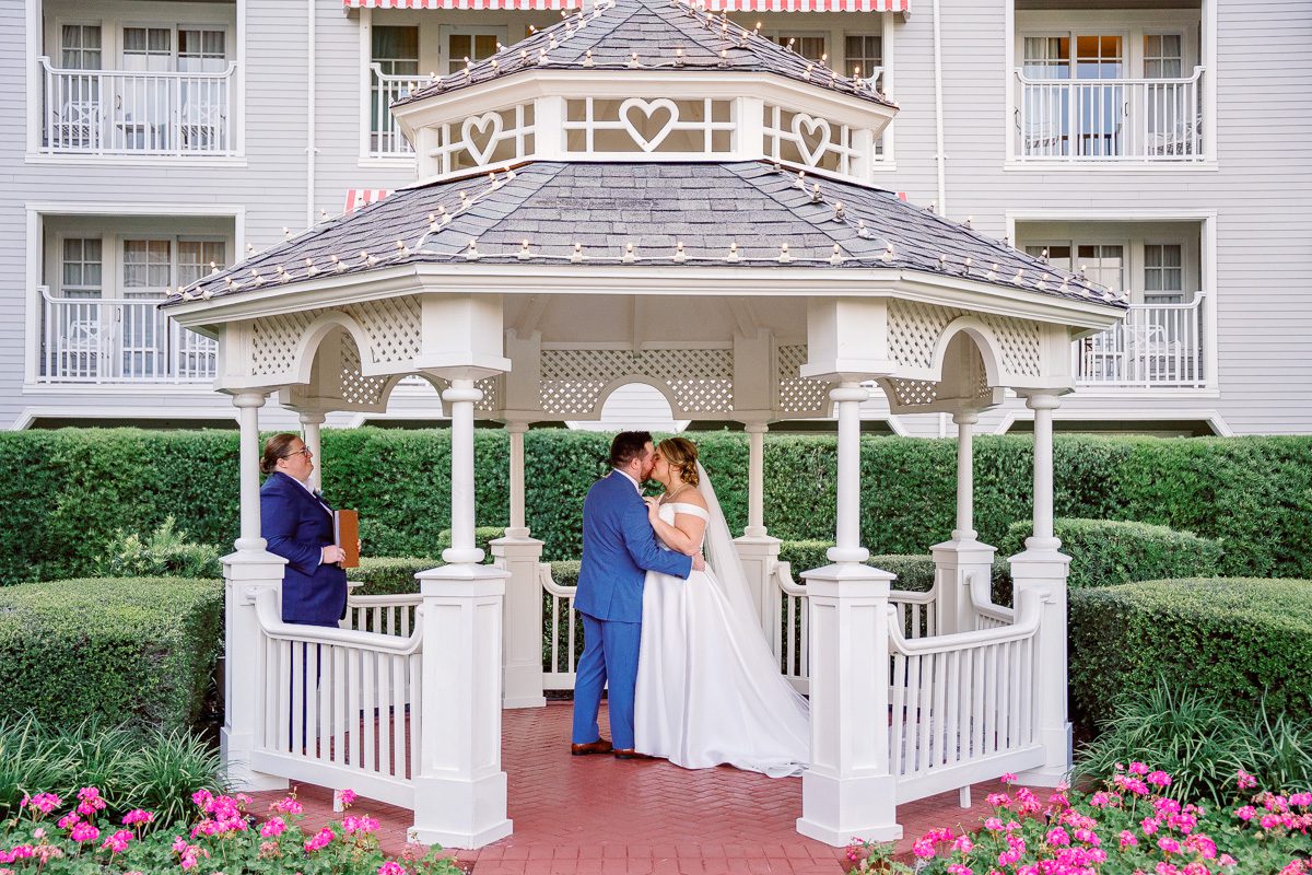 Light and airy Disney photographer and videographer Captured by Elle